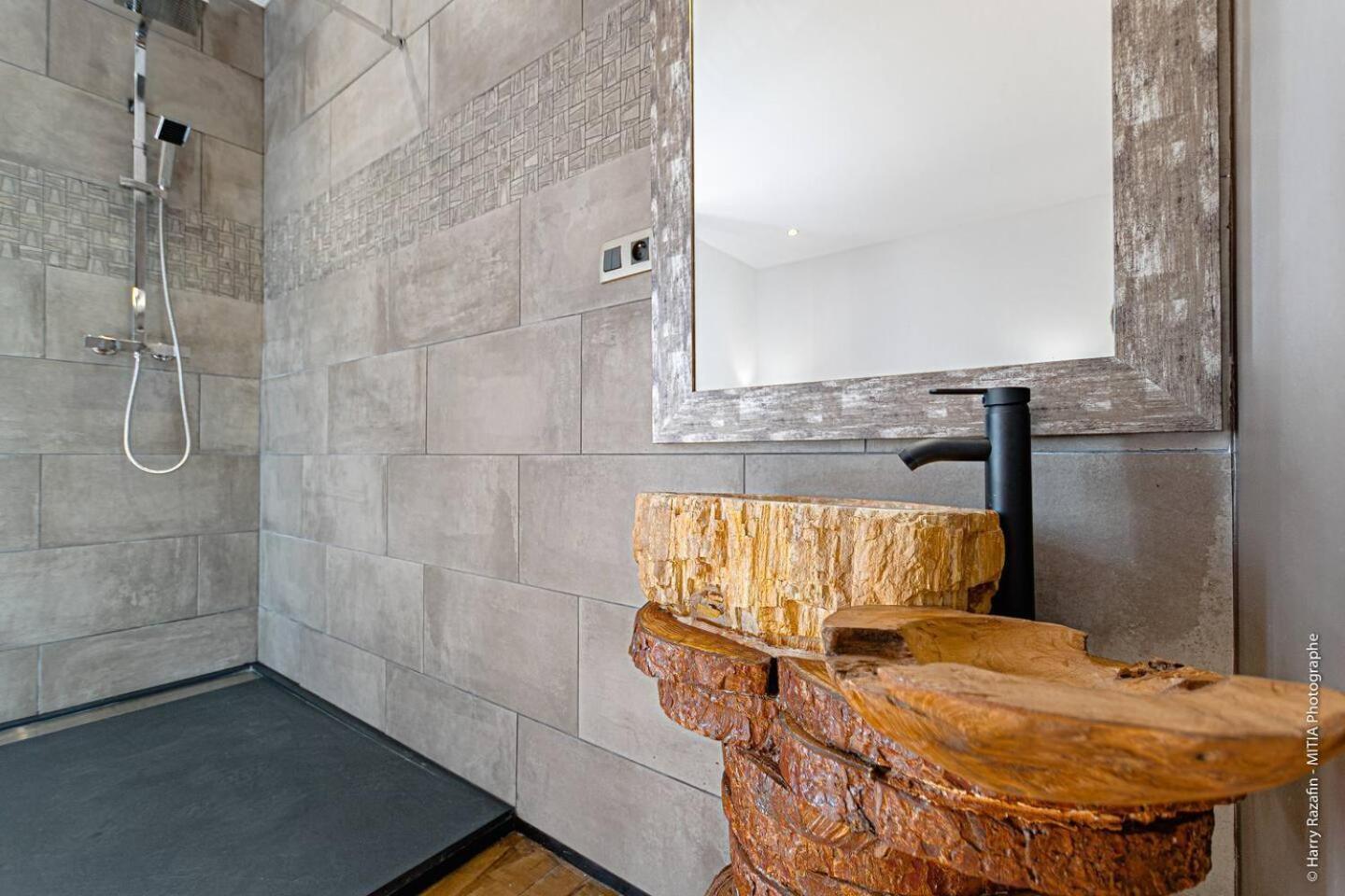 Les Suites Locarno Limoges Luaran gambar